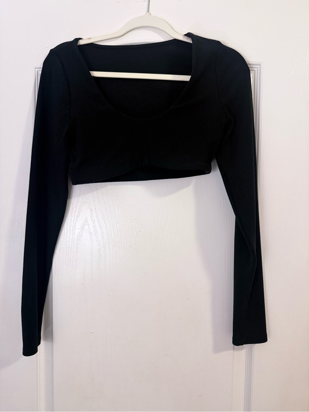 ALO Yoga Black Ribbed Long-Sleeve Cropped Scoop Top